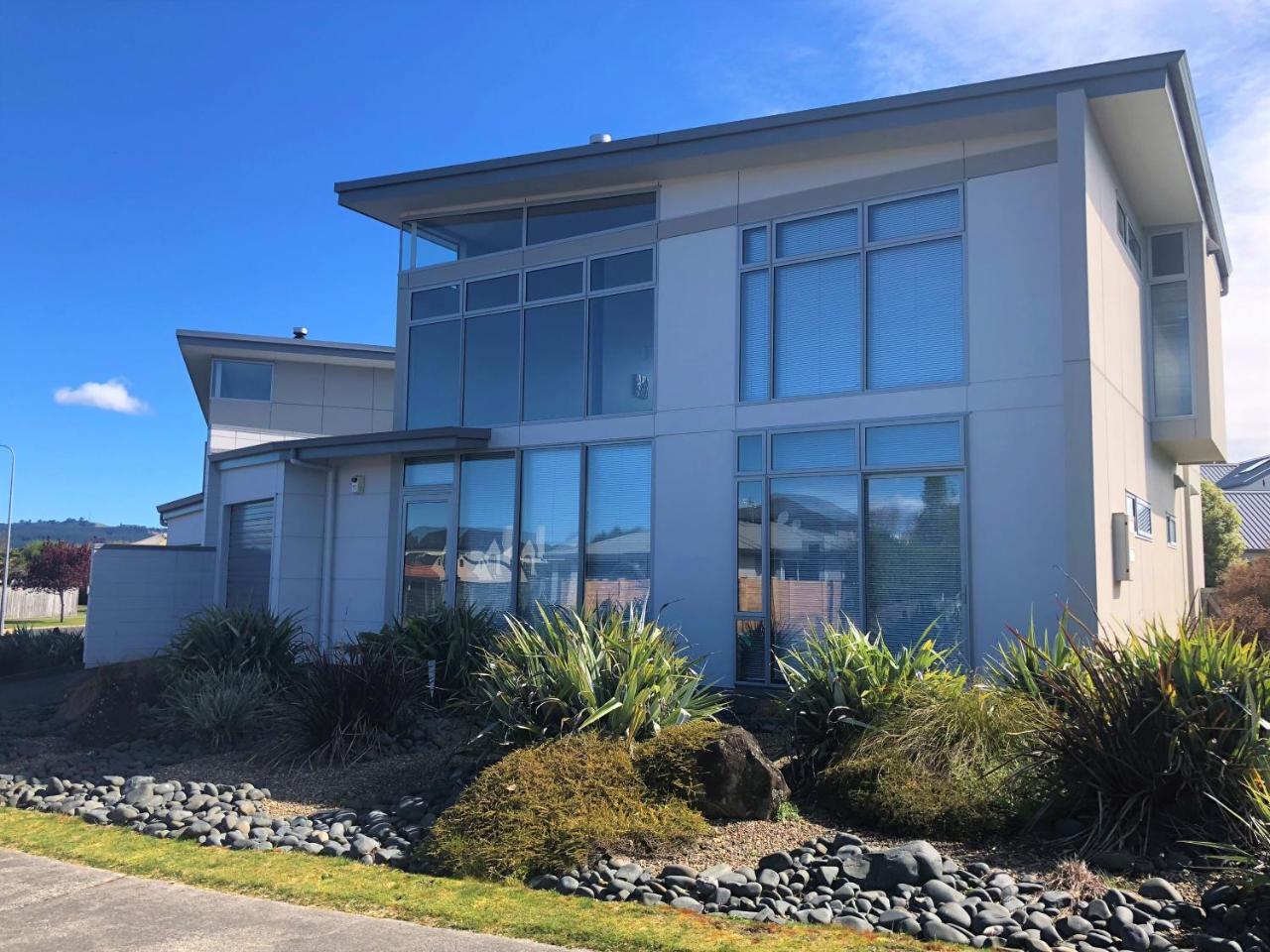 Close To The Lake Taupo Bagian luar foto